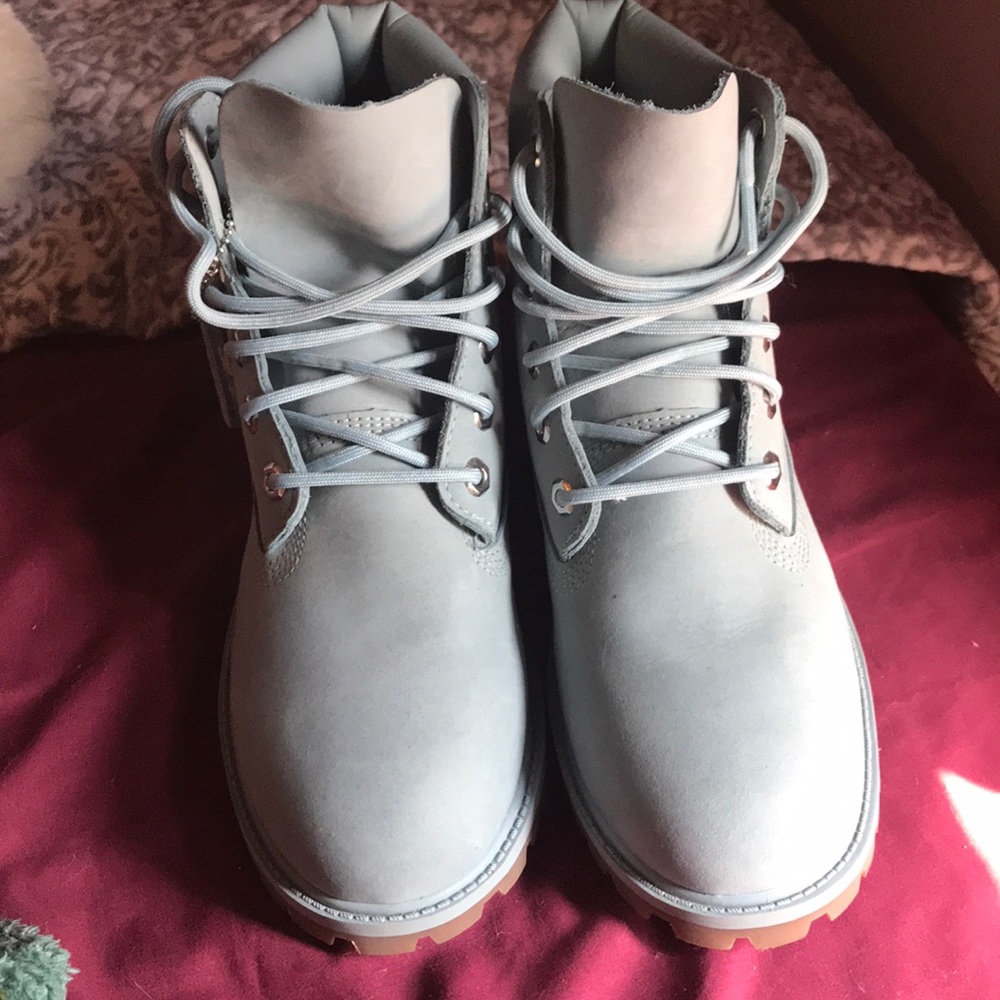 Women’s Timberland size 6.5.